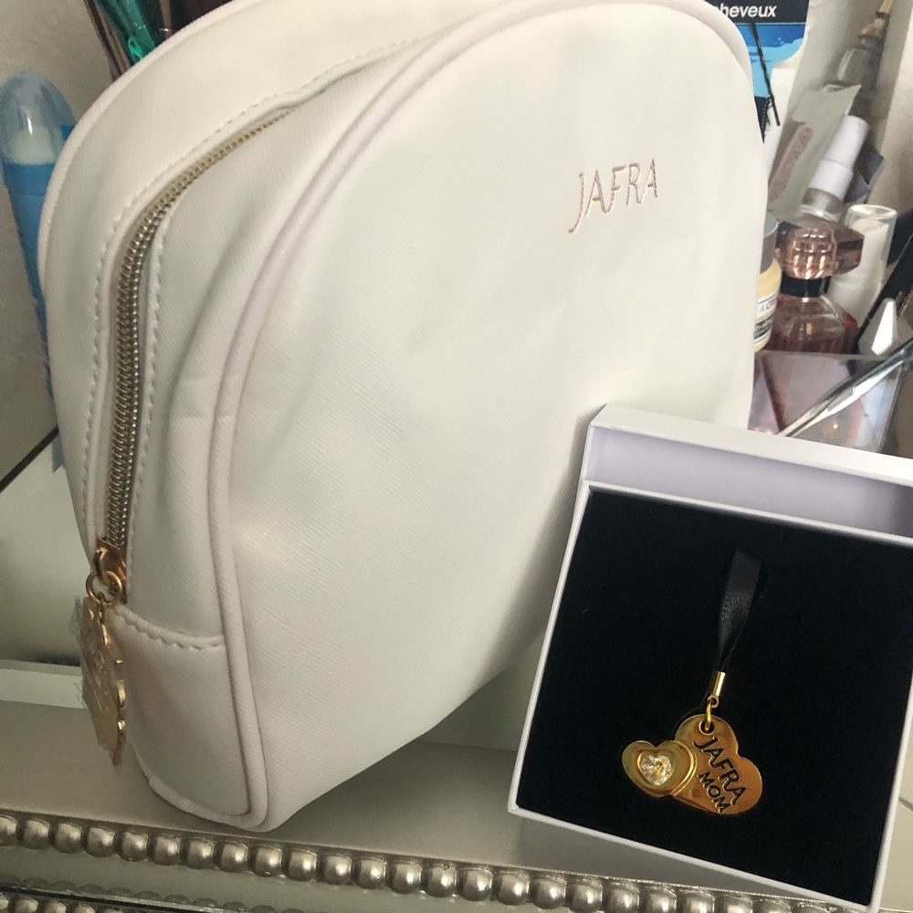 Gardenia and gardenia w/roses colognes